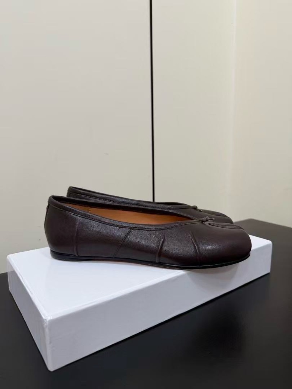 Maison Margiela Tabi Brown Leather Split-Toe Ballet Flats - Picture 4 of 6